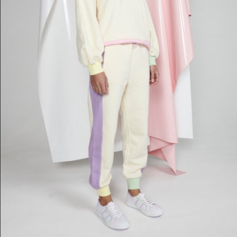 Olivia Rubin Cream Joggers w Side Stripe NWOT